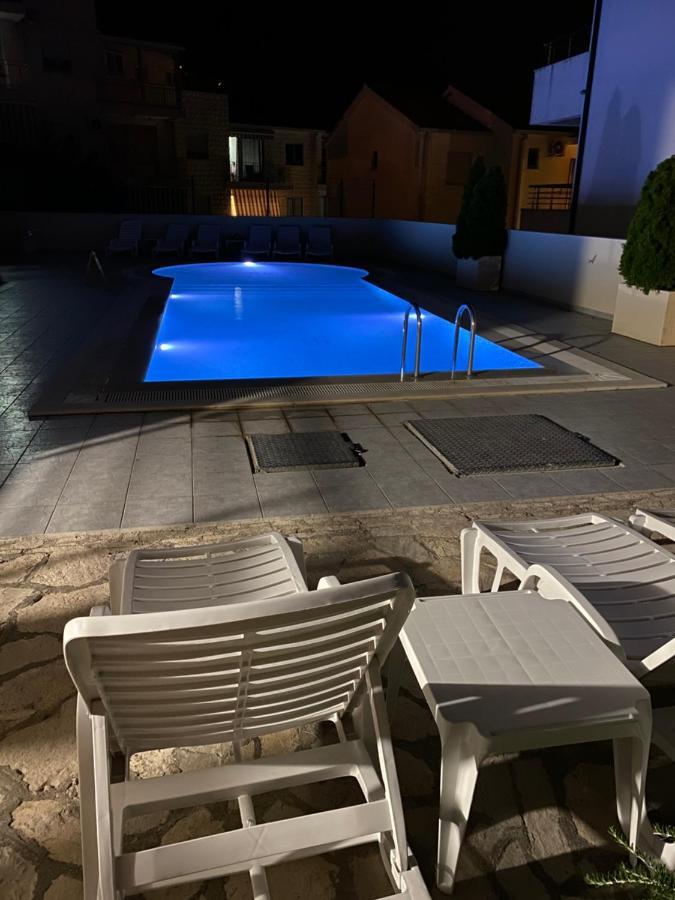 Deluxe Pool Apartment 4 Петровац Экстерьер фото