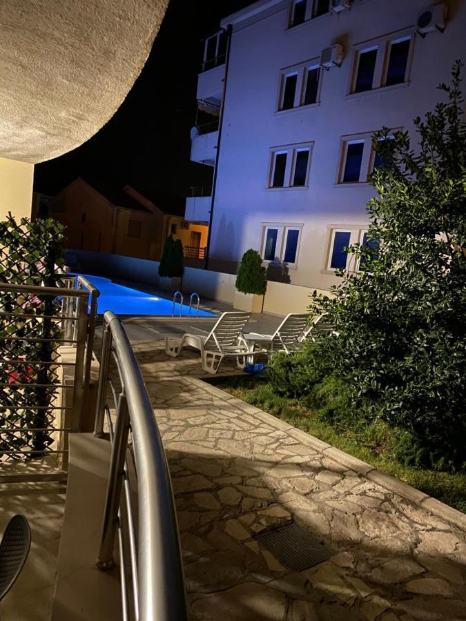 Deluxe Pool Apartment 4 Петровац Экстерьер фото