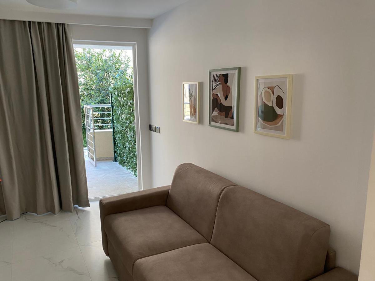 Deluxe Pool Apartment 4 Петровац Экстерьер фото