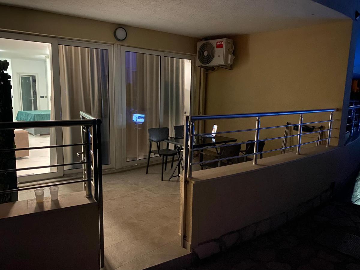 Deluxe Pool Apartment 4 Петровац Экстерьер фото