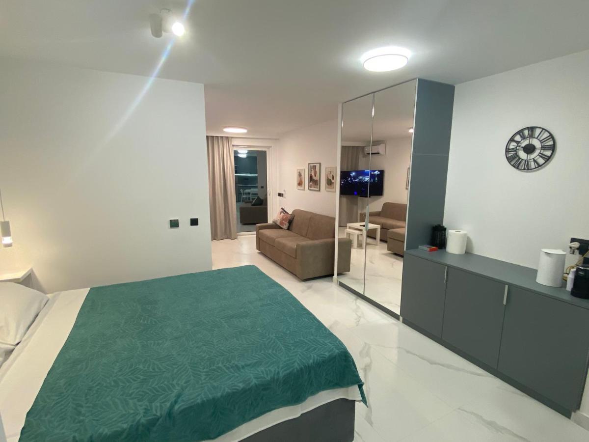 Deluxe Pool Apartment 4 Петровац Экстерьер фото